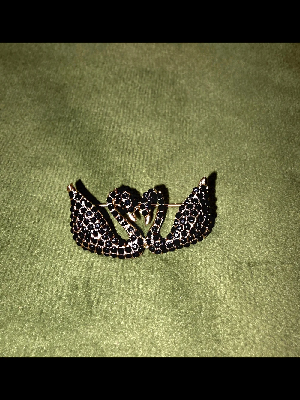 Source Unknown Black Crystal Swan Brooch with Gold-Tone Accents
